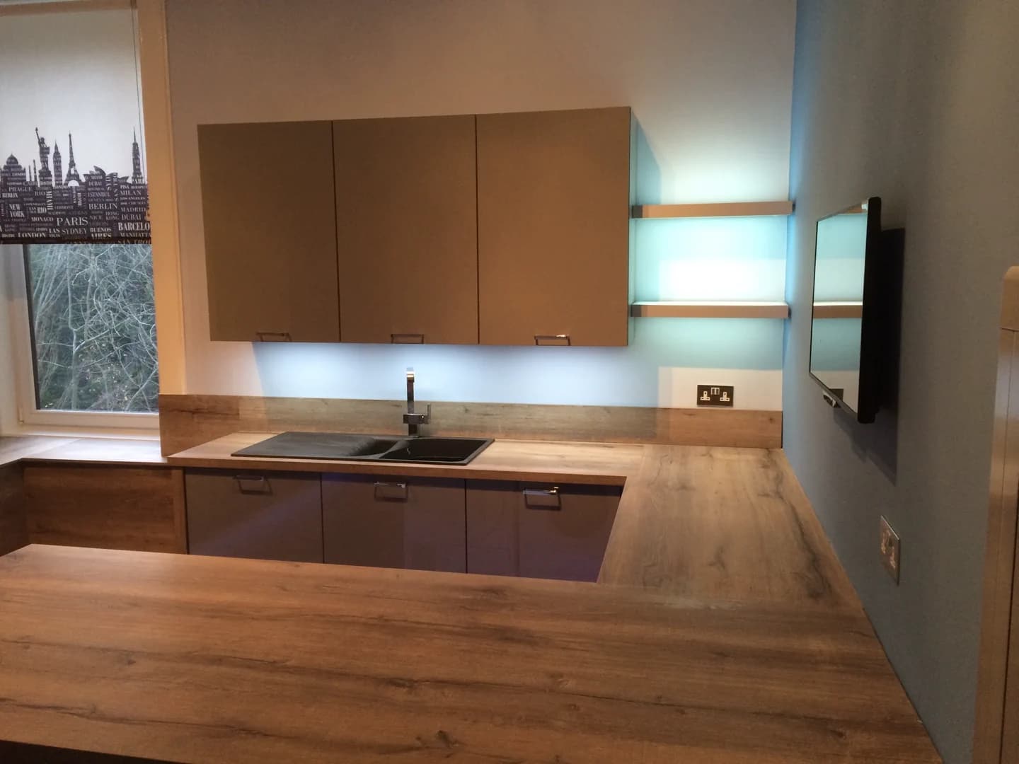 Vivo Gloss Grey kitchen installed in Paisley