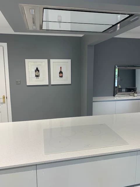 Completed kitchen showing our Vivo Gloass range with white finish