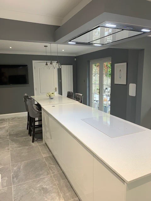 Completed kitchen showing our Vivo Gloass range with white finish