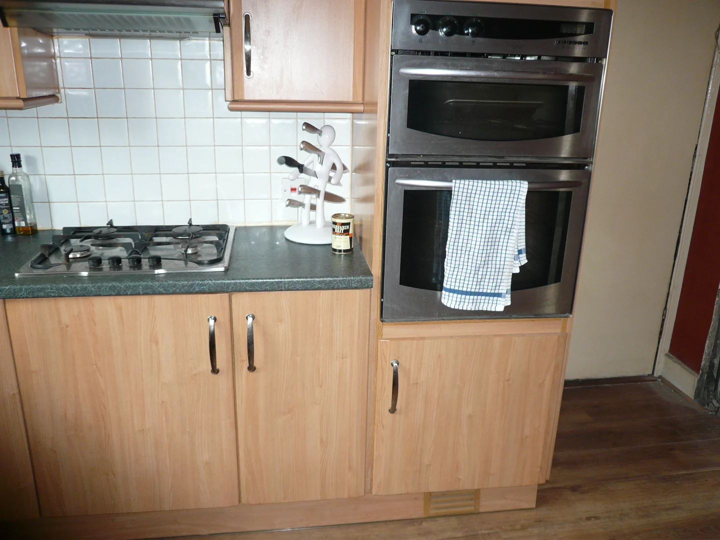 The old kitchen before the renovation
