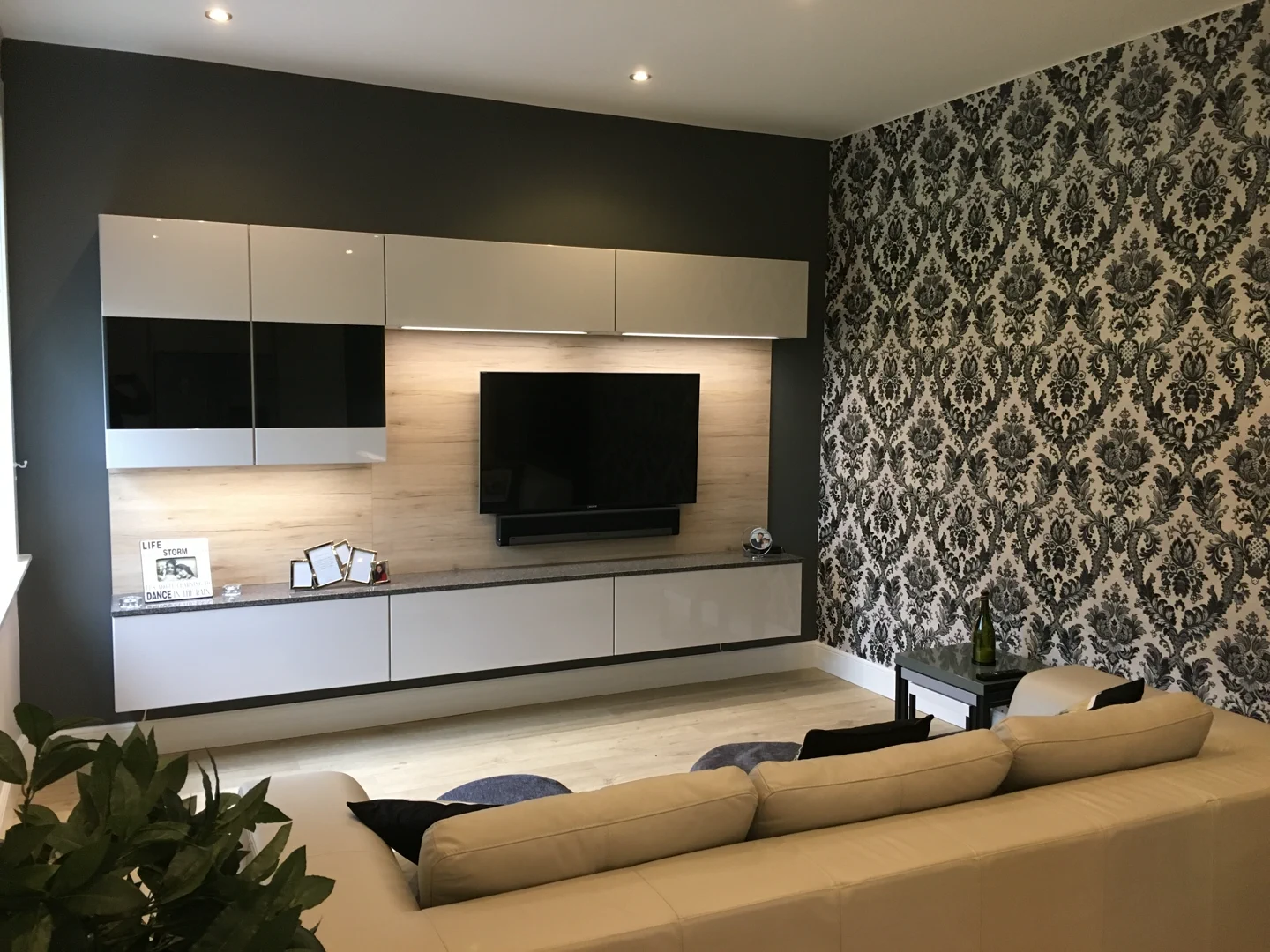 Completed kitchen showing our Vivo Gloass range with white finish